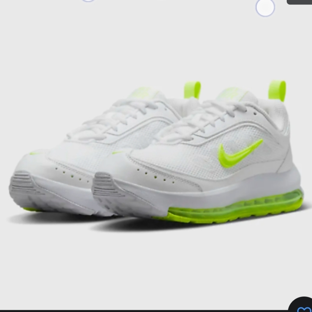 NWT Nike Air Max AP in White/Volt (Size 9)